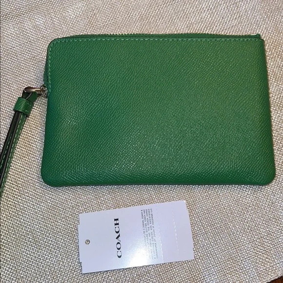 Coach Green Leather Wristlet NWT gold trim. - Picture 6 of 11